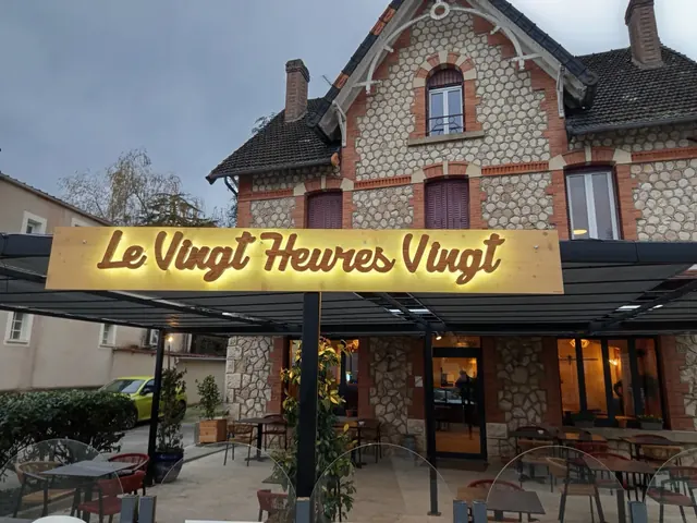 Bar Le Vingt Heures Vingt — Rue Merlival, Lacapelle-Marival
